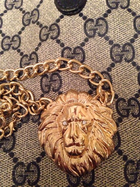 versace lion pendant